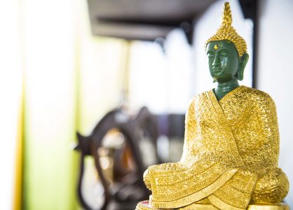 Deko goldener Buddha im Studio Bad Oldesloe
